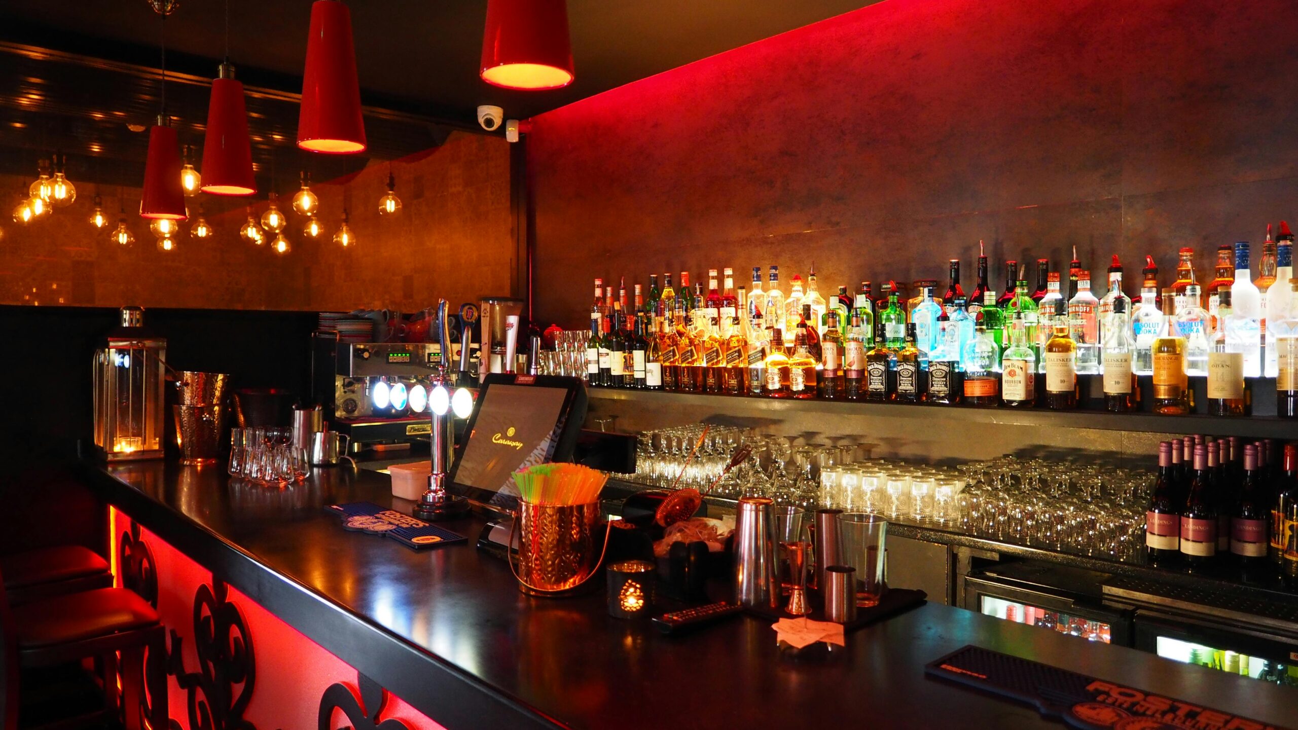 ¡Abre tu propio bar! Te enseñamos cómo