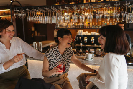 Cómo Organizar una Happy Hour en tu Cafetería