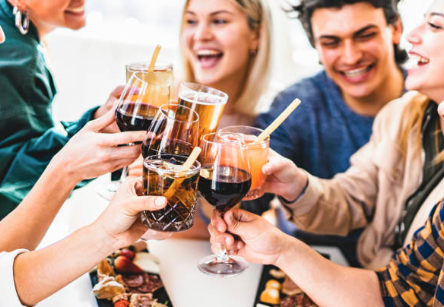 Happy Hour en Tu Bar: ¡Impleméntala ahora!