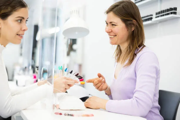 ¡Aprende Cómo Promocionar tu Negocio de Uñas Acrílicas!
