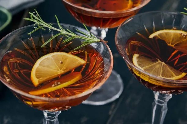 ¿Cómo Crear una Carta de Bebidas para un Restaurante?