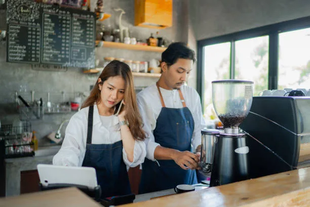 ¿Qué es un Sistema de Display de Cocina en Cafeterías?