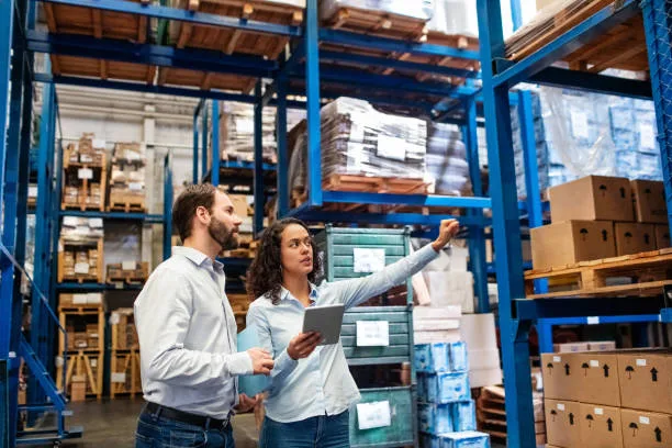 ¿Cómo Funciona la Bodega de una Distribuidora?