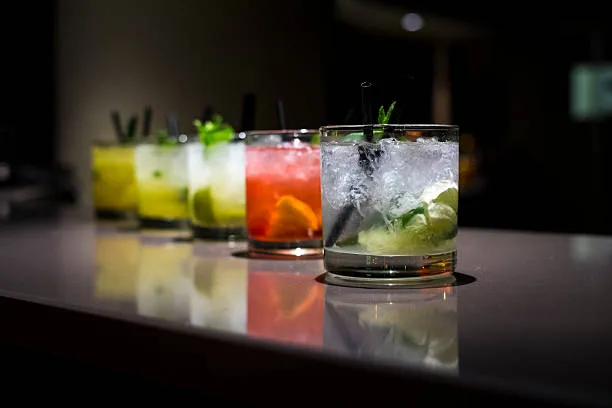 ¿Cuáles son los Shots Más Populares para Añadir en tu Bar?