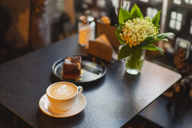 ¿Qué Son Los Arreglos Florales Para tu Cafetería?