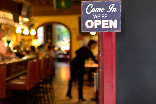 ¡Requisitos Esenciales Para Abrir un Bar!