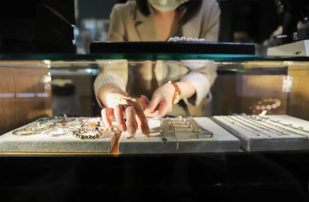 ¿Cómo Administrar una Joyería para Emprender con Éxito?