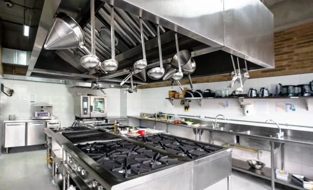 ¿Cómo Emprender en una Cocina Industrial?