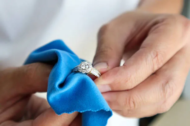¿Cómo Vender Joyas de Plata en tu Negocio?