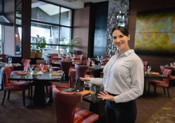 Tipos de Negocios en los que Debe Haber un Hostess