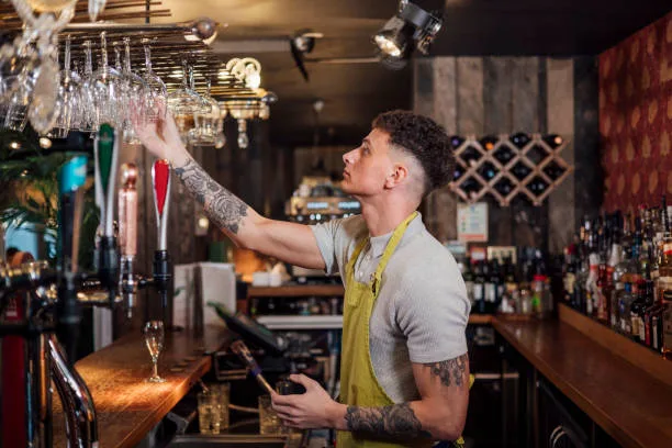¿Cómo Emprender en un Pub?: Guía Completa
