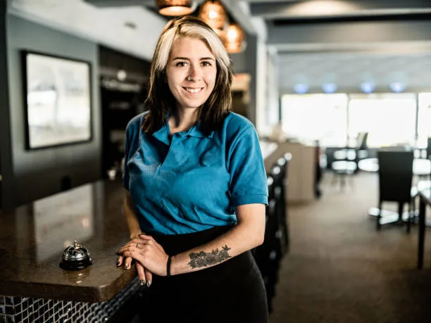 Hostess en un Bar: Guía Completa para Principiantes