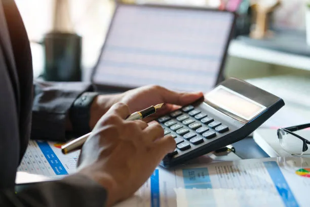 Tipos de IVA Acreditable y Trasladado en una Empresa