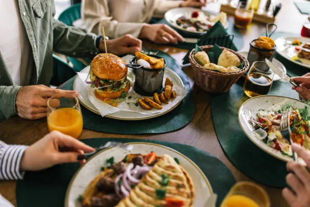 ¿Cómo Añadir Combos en un Restaurante de Comida Rápida?