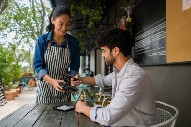 Estrategias para la Administración de la Propina en tu Cafetería
