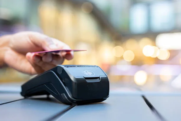 Operaciones con Tarjeta de Débito en tu Empresa: Guía Completa