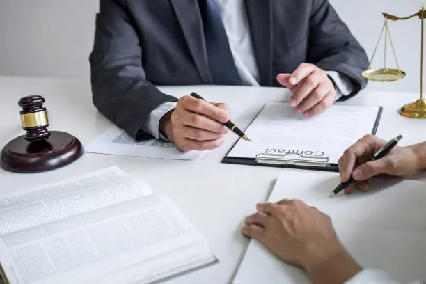 Aspectos Legales Esenciales para Iniciar un Negocio