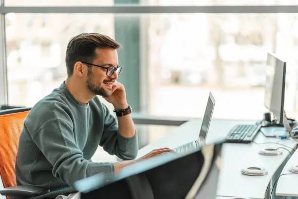 ¿Cómo Funciona un Help Desk en un Emprendimiento?
